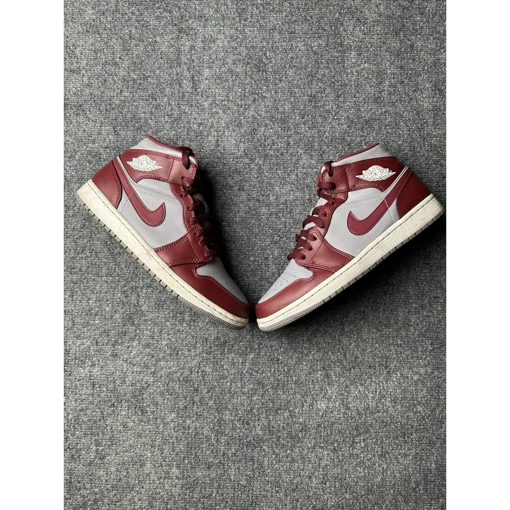 Mens Sneakers Nike Air Jordan 1 Mid Cherrywood Red Grey, Size US 8.5